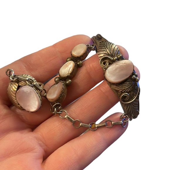 Vintage 1960s Sterling Silver Navajo marked MOP Squash Blossom slave Bracelet - Picture 5 of 16